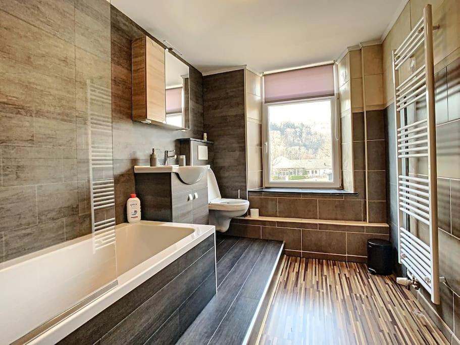 Vue Sur Meuse Avec Jacuzzi Et Sauna Exterieur. Yvoir Exterior foto